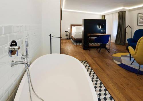 Husa Reina Victoria, Valencia